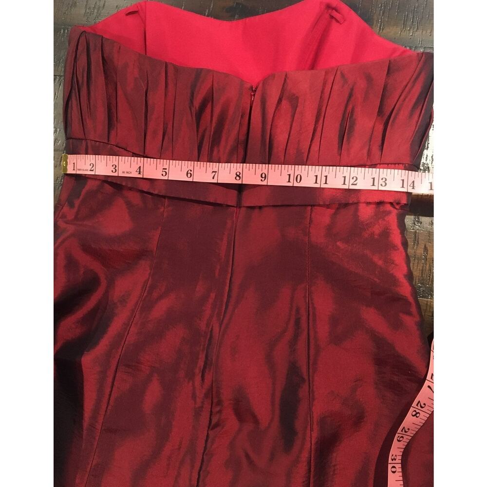B2 Red dress / gown - Picture 9 of 11